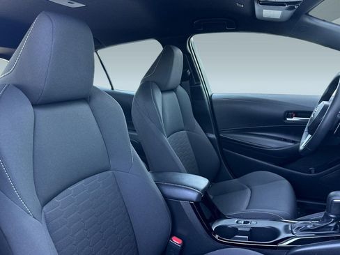 Used 2024 Toyota Corolla SE w/ SE Package image 30