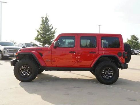 Certified 2025 Jeep Wrangler Unlimited Rubicon AWD/4WD image 6