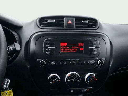 Used 2016 Kia Soul FWD image 23