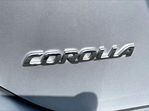 Used 2016 Toyota Corolla LE FWD image 29