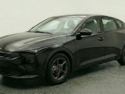 Used 2025 Kia K4 FWD image 3