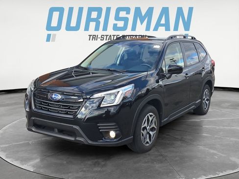 Used 2023 Subaru Forester Premium image 2
