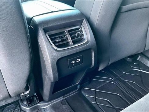 Used 2019 Chevrolet Blazer LT image 25