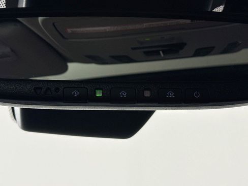 Used 2023 Toyota Sienna Limited FWD image 22