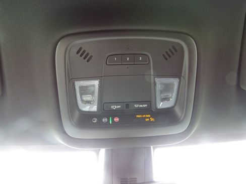Used 2023 Chevrolet Traverse LT w/ LPO, Cargo Package AWD/4WD image 28