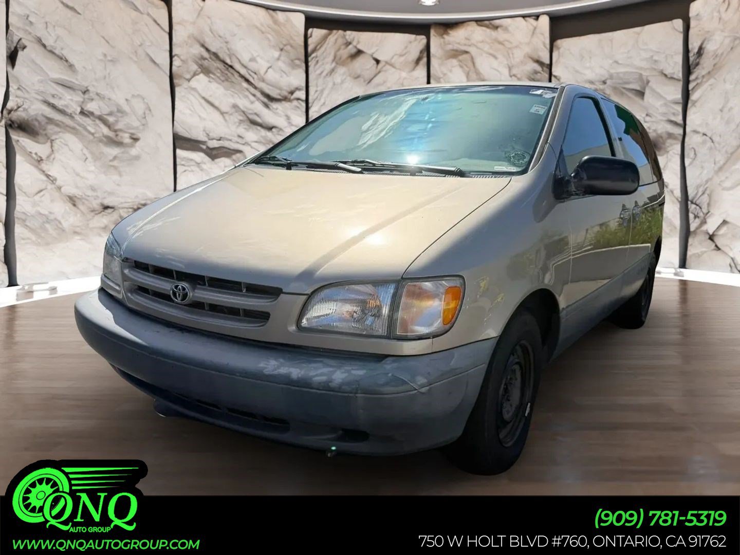 Used 2000 Toyota Sienna CE w/ CE Extra Value Pkg FWD image 1