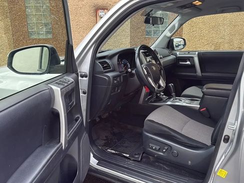 Used 2018 Toyota 4Runner SR5 Premium image 23