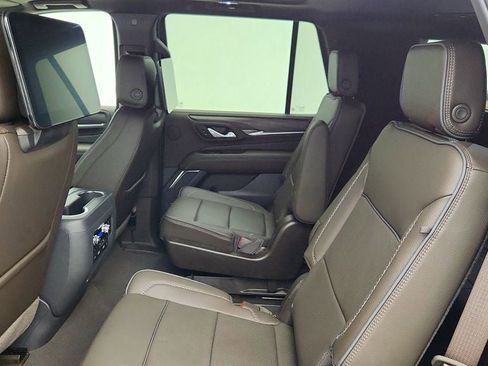 Used 2024 GMC Yukon Denali w/ Denali Reserve Package image 22