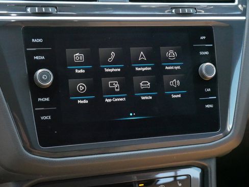 Certified 2024 Volkswagen Tiguan SE R-Line w/ MDO Package, Two-Row AWD/4WD image 22