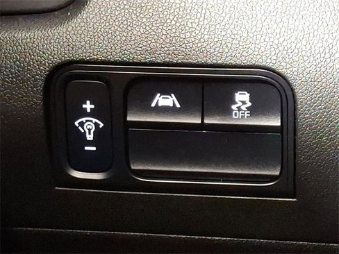 Used 2023 Kia Sorento S w/ Panoramic Sunroof Package image 24