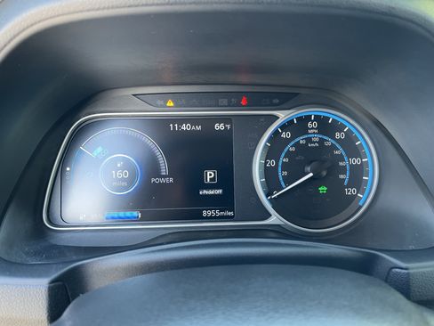 Certified 2025 Nissan Leaf S image 17