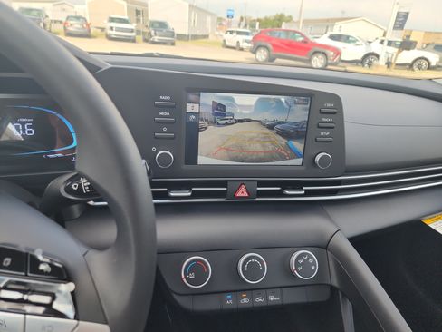 New 2026 Hyundai Elantra SE FWD image 24