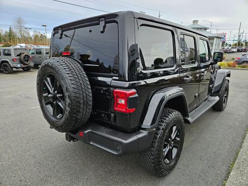 Used 2021 Jeep Wrangler Unlimited Sahara image 5