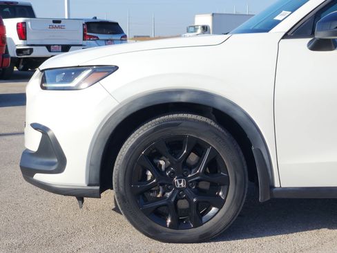 Used 2023 Honda HR-V Sport image 9