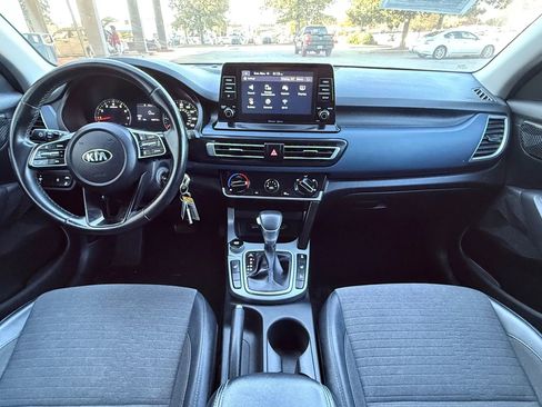 Used 2021 Kia Seltos S image 3