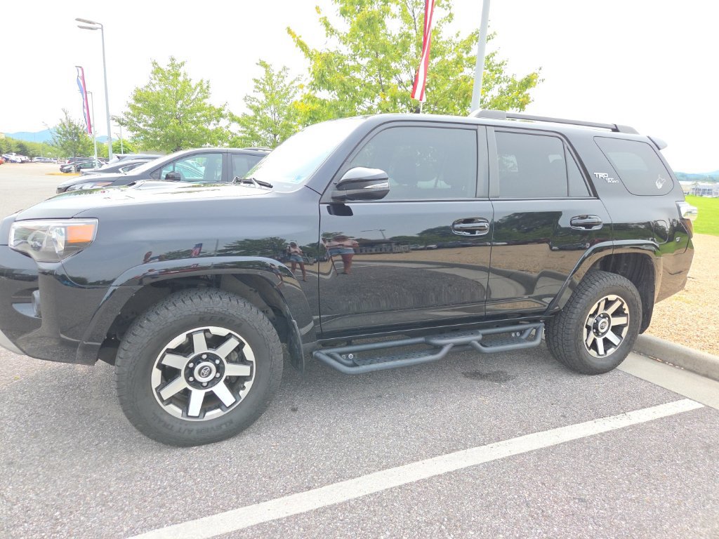 Used 2021 Toyota 4Runner TRD Off-Road Premium w/ Moonroof Package AWD/4WD image 2