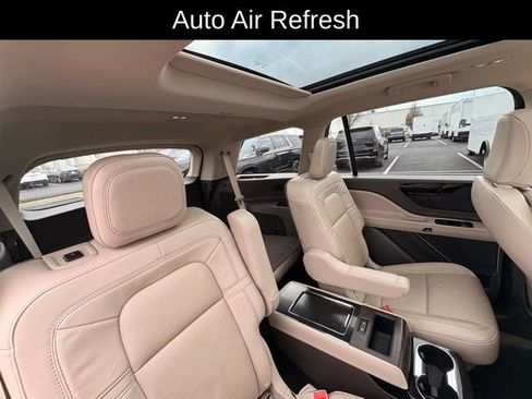 Used 2021 Lincoln Aviator Reserve w/ Equipment Group 201A image 16