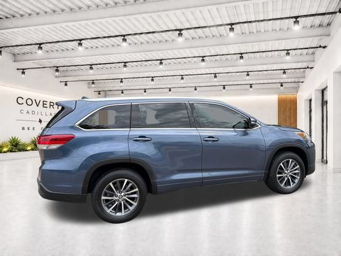 Used 2018 Toyota Highlander XLE FWD image 11