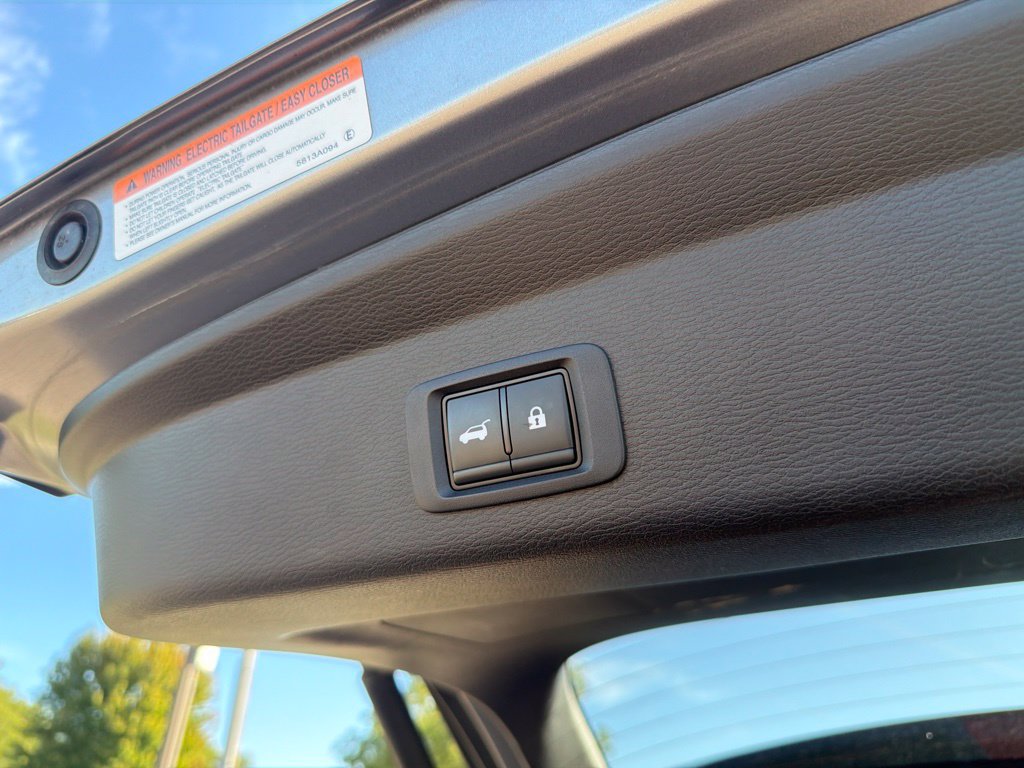 Used 2023 Mitsubishi Outlander 4WD Plug-In Hybrid image 19