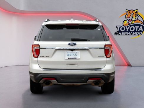 Used 2019 Ford Explorer Limited w/ Ford Safe & Smart Package image 6