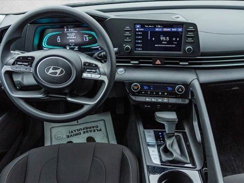 Certified 2025 Hyundai Elantra Blue image 23