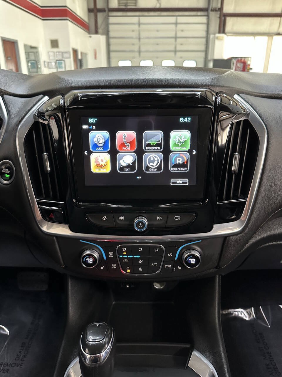 Used 2019 Chevrolet Traverse LT w/ LPO, Floor Liner Package FWD image 32