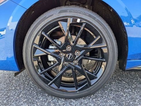 New 2025 Nissan Sentra SR w/ Midnight Edition image 12