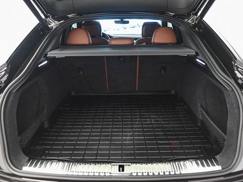 Used 2024 Audi Q8 e-tron Premium Plus w/ Premium Plus Package image 37