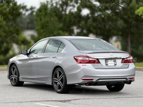 Used 2016 Honda Accord Sport image 10