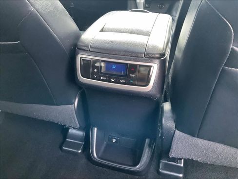 Used 2015 Toyota Highlander XLE image 36