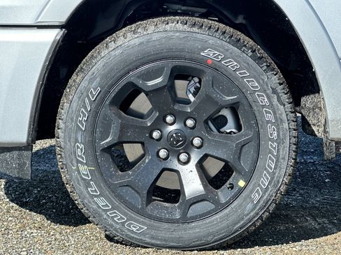 New 2026 RAM 1500 4x4 Crew Cab image 24