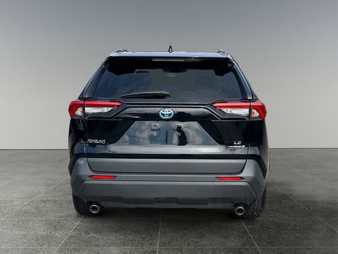 Used 2021 Toyota RAV4 LE AWD/4WD image 7