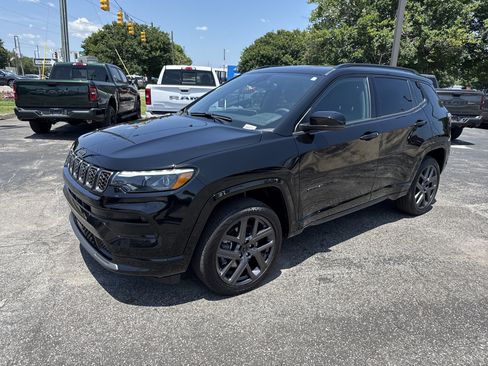 Used 2025 Jeep Compass Limited w/ High Altitude Package AWD/4WD image 4