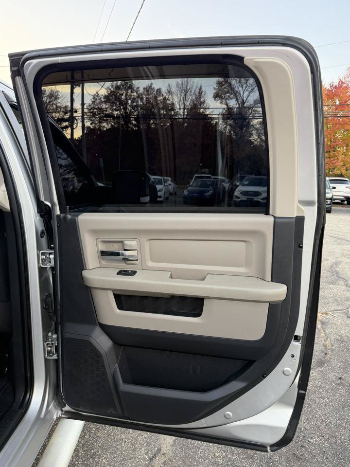 Used 2011 RAM 2500 SLT w/ Luxury Group AWD/4WD image 24