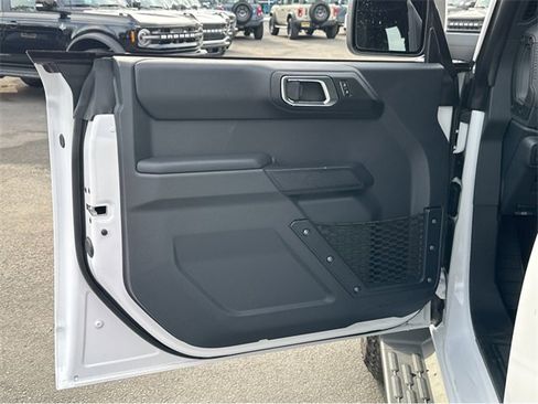New 2025 Ford Bronco Outer Banks w/ Sasquatch Package image 36