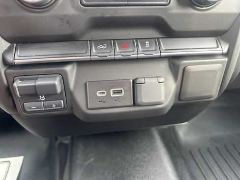 Used 2023 Chevrolet Silverado 2500 Custom w/ Custom Convenience Package image 17