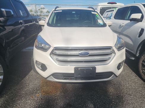 Used 2018 Ford Escape SEL FWD image 2