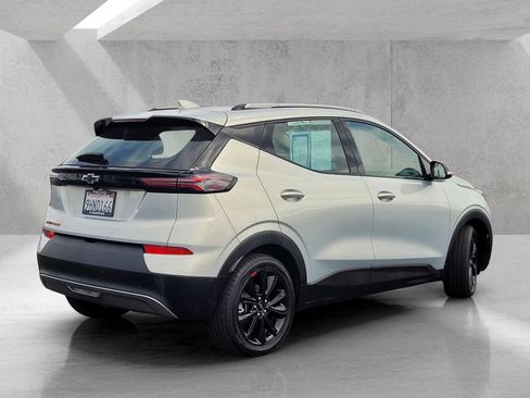 Used 2023 Chevrolet Bolt EUV LT w/ Redline Edition image 4