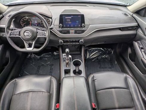 Used 2024 Nissan Altima 2.5 SR FWD image 14