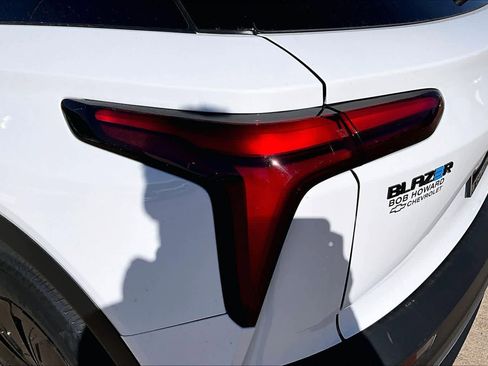 New 2025 Chevrolet Blazer EV LT image 15