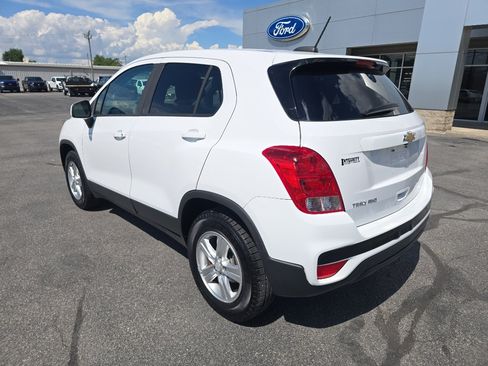 Used 2017 Chevrolet Trax LS w/ Fleet Convenience Package AWD/4WD image 8