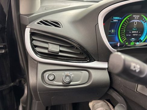 Used 2018 Chevrolet Volt LT w/ Comfort Package image 24