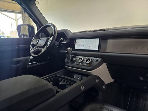 Used 2023 Land Rover Defender 110 SE AWD/4WD image 30