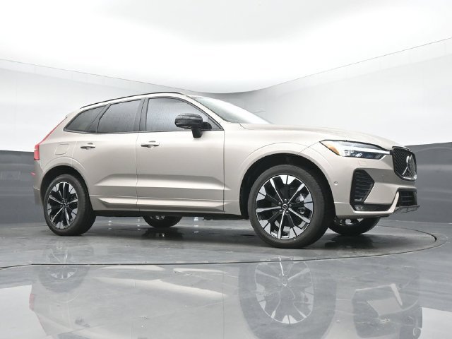 New 2026 Volvo XC60 B5 Plus w/ Protection Package Premier AWD/4WD image 36