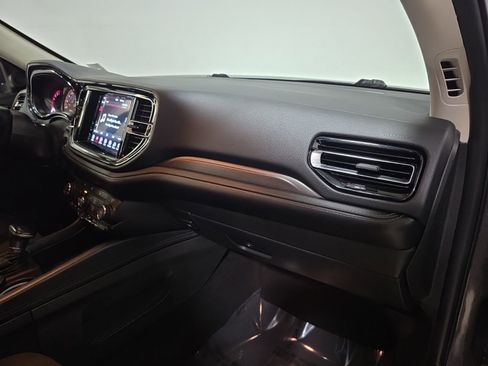 Used 2021 Dodge Durango SXT image 37