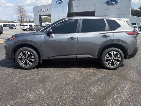Used 2023 Nissan Rogue SV AWD/4WD image 2