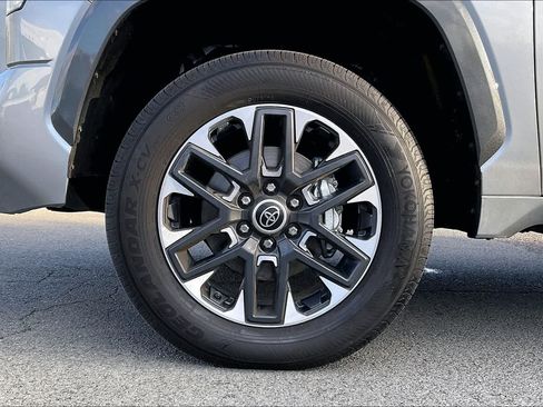 Used 2023 Toyota Tundra Limited AWD/4WD image 8