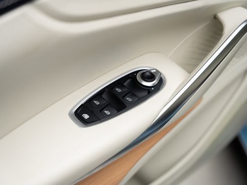 Used 2023 Aston Martin DBX image 53