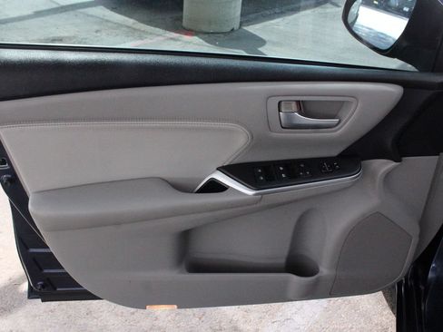 Used 2015 Toyota Camry XLE w/ Moonroof Package FWD image 20