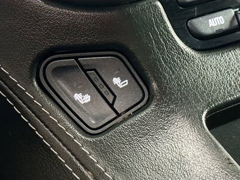 Used 2017 Chevrolet Suburban LT w/ Luxury Package image 22